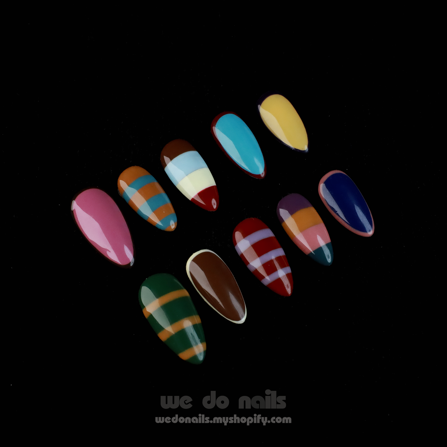Vintage Striped Elegance Press-On Nails
