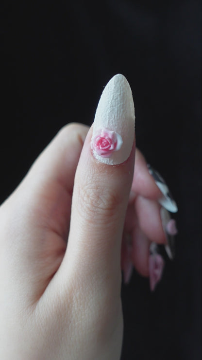 XOXO Feminine Press-On Nails